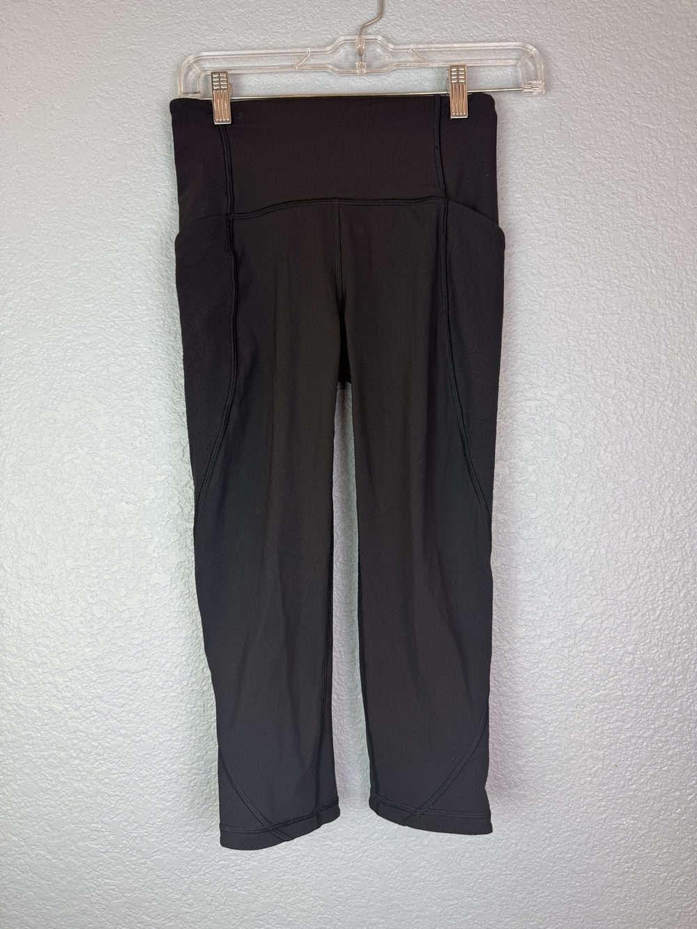 Lululemon Pants Womens 6 Black Crop High Rise Mesh Pocket Yoga Athletic Gym